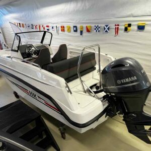 HR 575 CC med 115 hk Yamaha og trailer